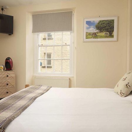 The White Hart Hotel Modbury Екстериор снимка
