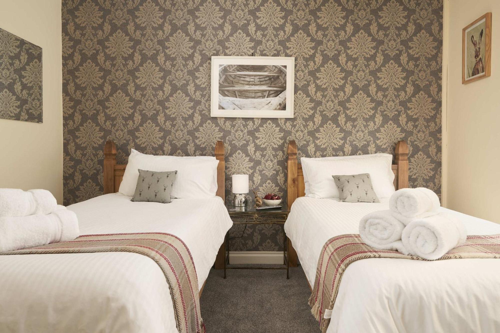 The White Hart Hotel Modbury Екстериор снимка