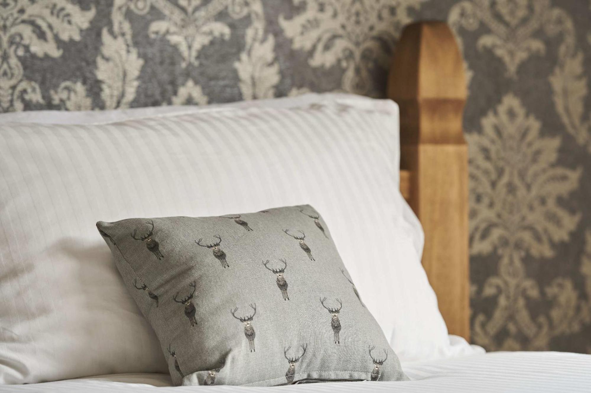 The White Hart Hotel Modbury Екстериор снимка