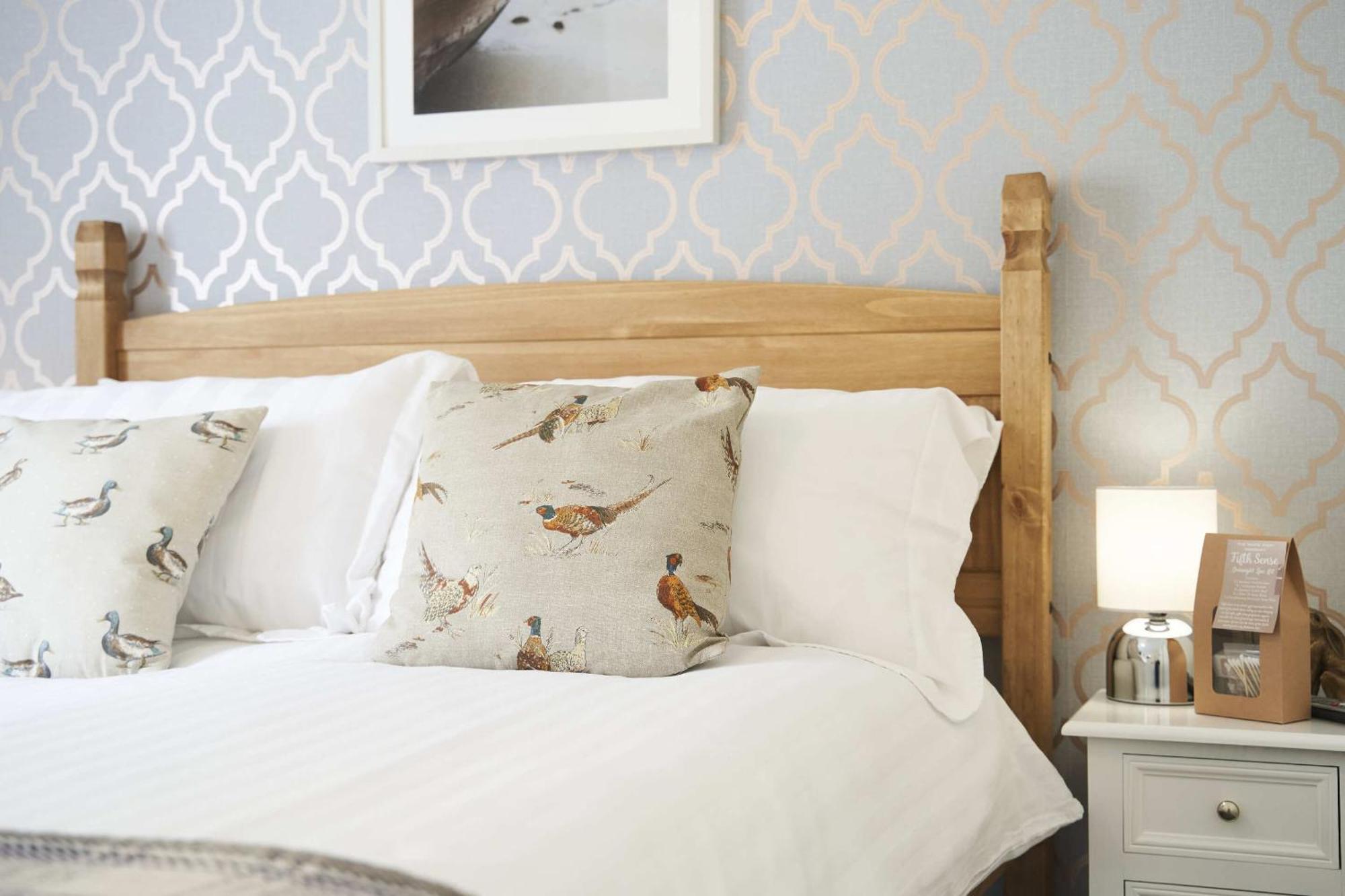 The White Hart Hotel Modbury Екстериор снимка