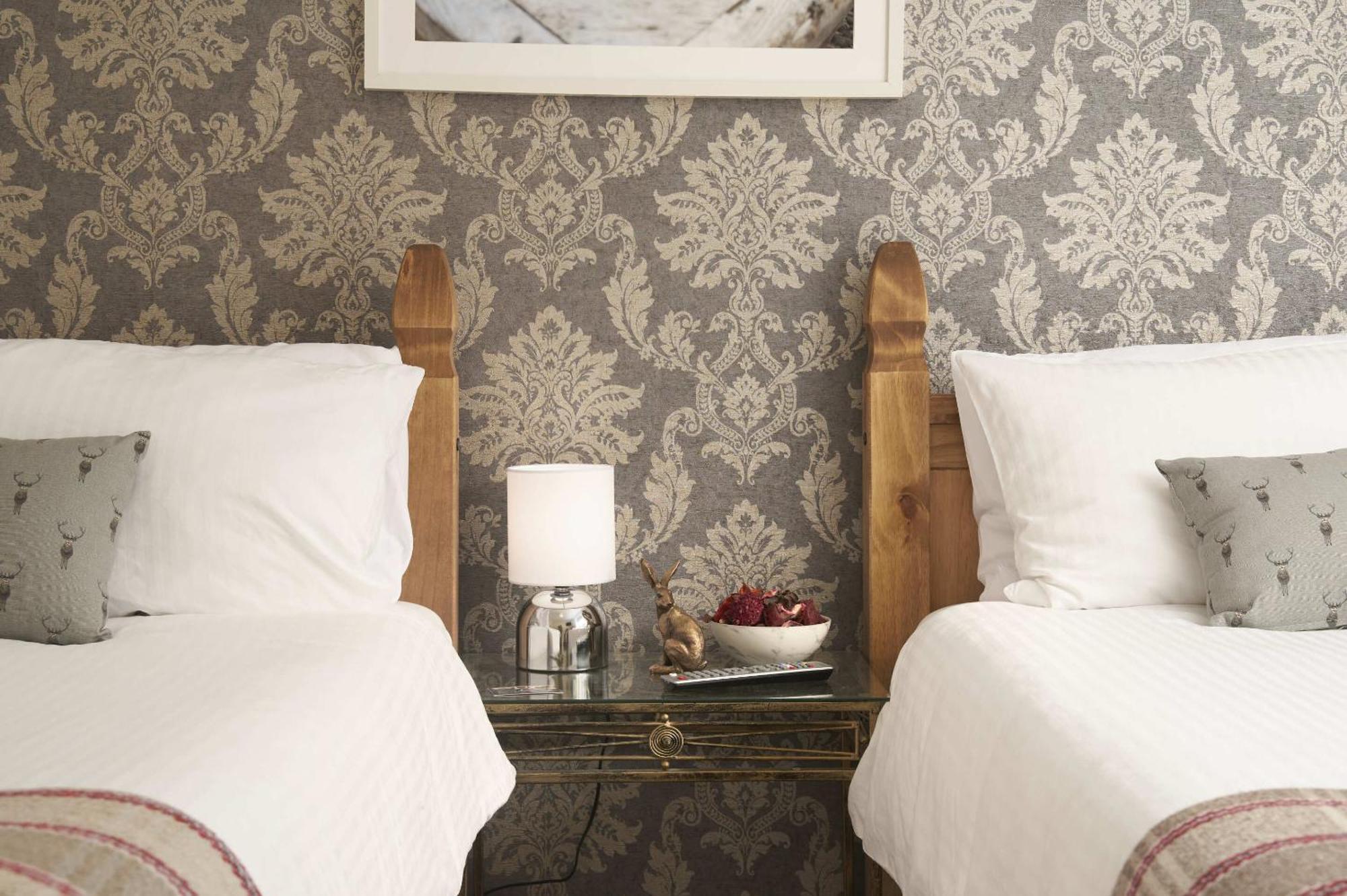 The White Hart Hotel Modbury Екстериор снимка